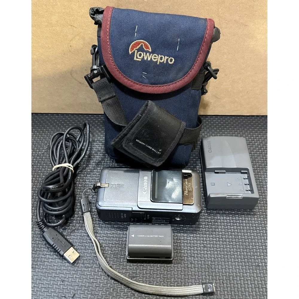 Canon PowerShot S70 7.1MP Compact Digital Camera Bundle